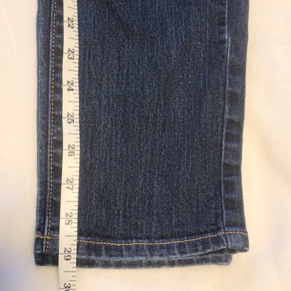Size 10 Old Navy standard fit jean - Picture 6 of 7